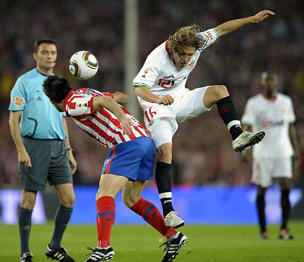 小组赛的形 小组赛的形